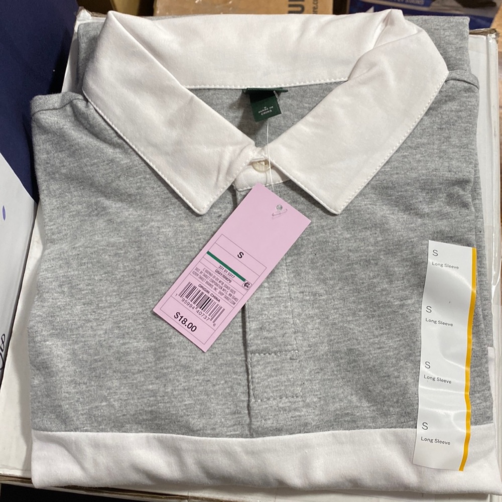 Wild Fable (target) Long Sleeve Grey/ White Tee w/ Buttons